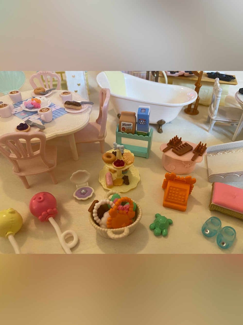 Sylvanian Families/ Calico Critters Furniture & Accessories from 5 sets! - Picture 4 of 12